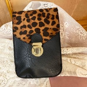 Touch Screen Purse Leopard Print